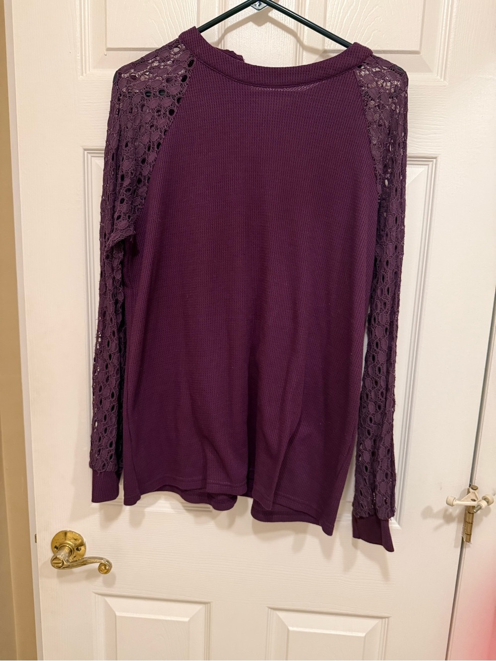 Women's Long Sleeve Lace Raglan Tunic - Plum